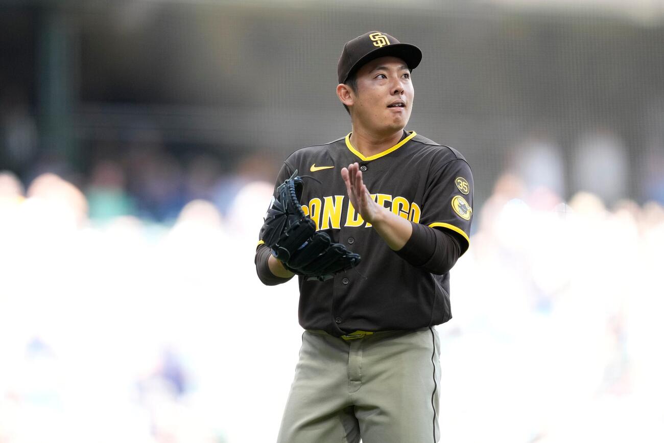 ブルワーズ戦に登板したパドレス松井(AP)