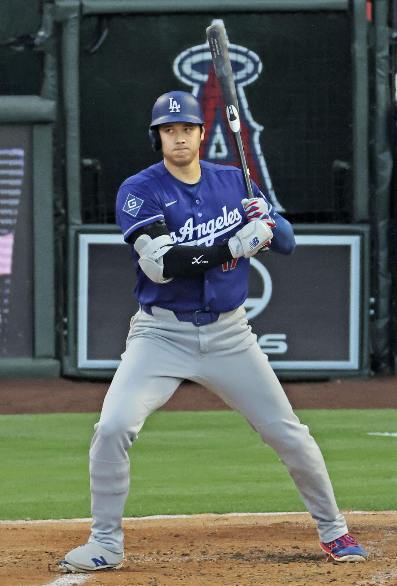 エンゼルス戦の3回、四球を選んだドジャース大谷（共同）