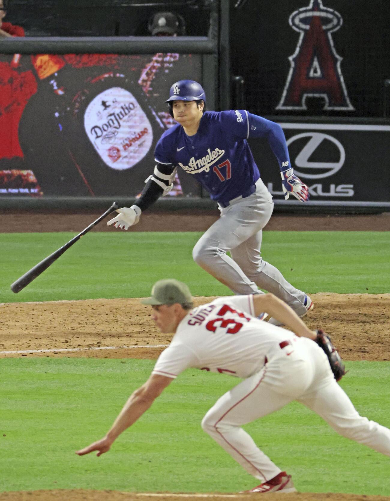エンゼルス戦の9回、一ゴロに倒れたドジャース大谷＝アナハイム（共同）