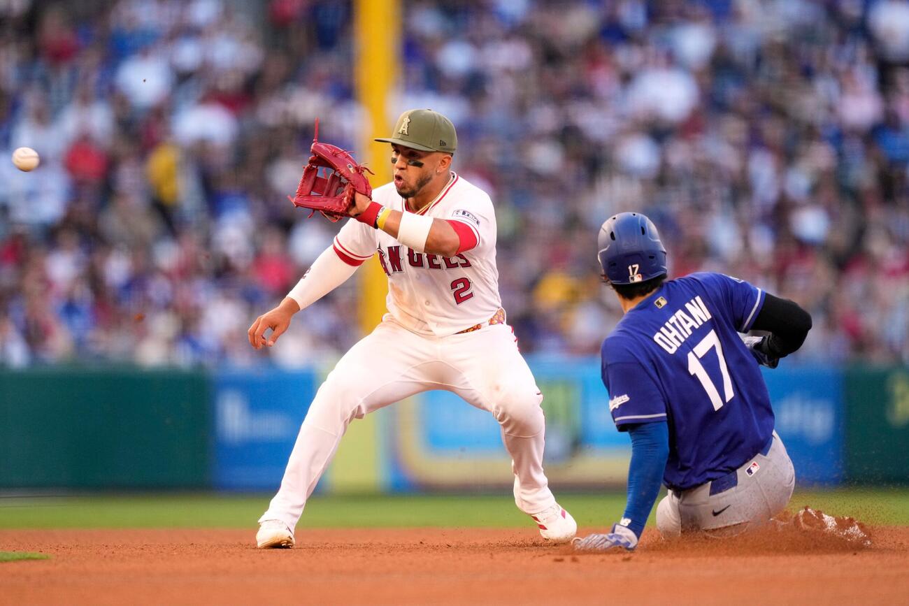 エンゼルス戦3回に二盗を決めたドジャース大谷翔平（AP)