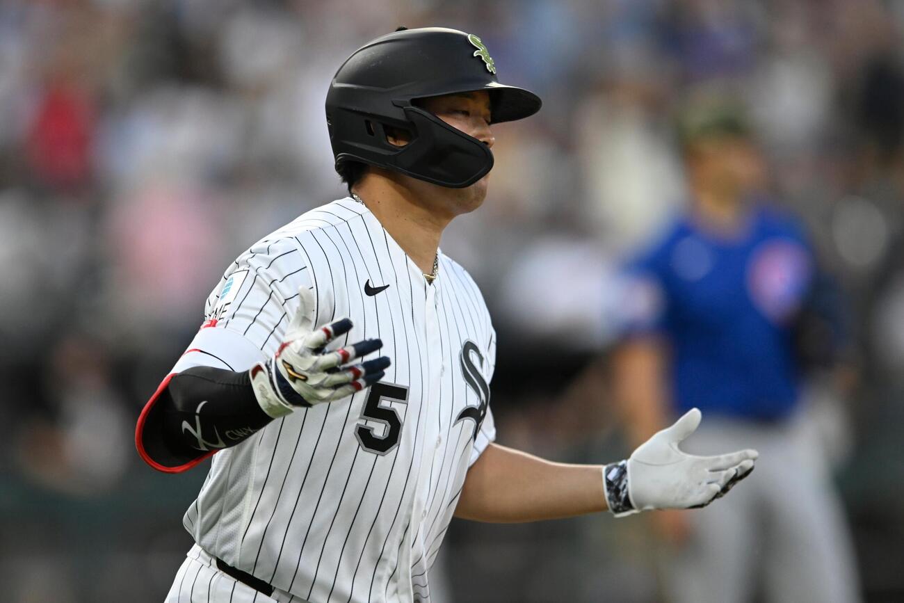 村上宗隆は5回に2打席連続となる17号2ランを放った（AP)