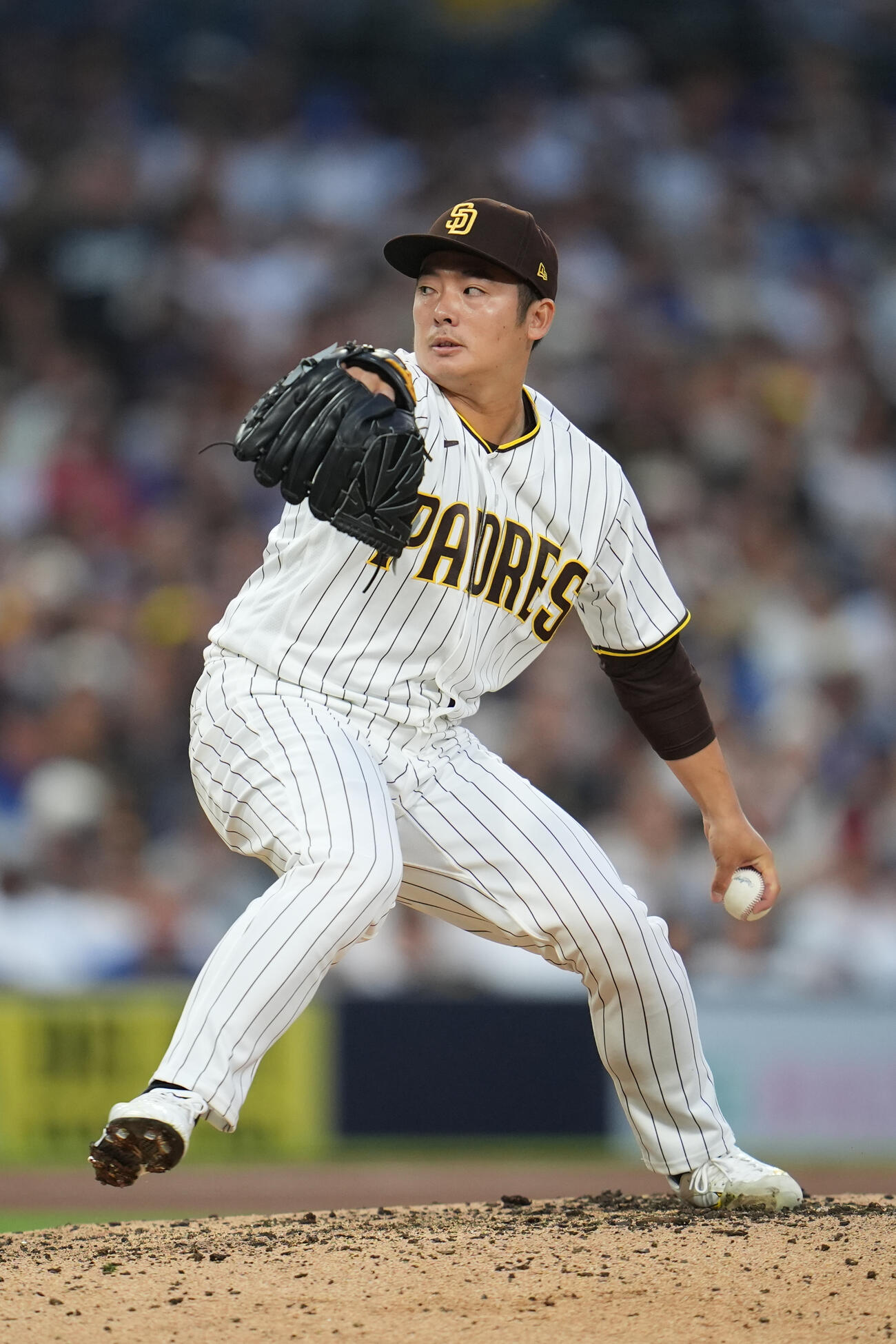 ドジャース戦で力投するパドレス松井裕樹（AP）
