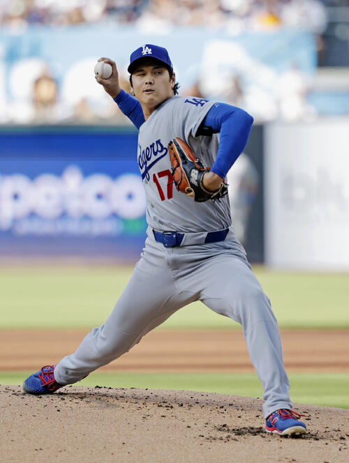 大谷翔平、約1カ月ぶりの“リアル二刀流”は今季8号先頭打者弾＆5回無