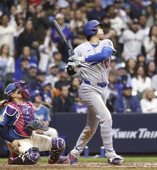ブルワーズ戦の9回、左飛に倒れるドジャース・大谷＝ミルウォーキー（共同）