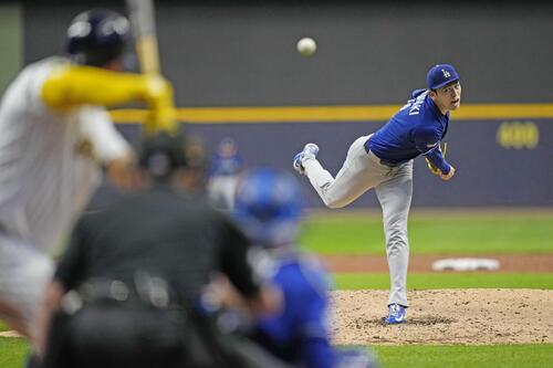 ブルワーズ戦に先発したドジャース佐々木(共同)