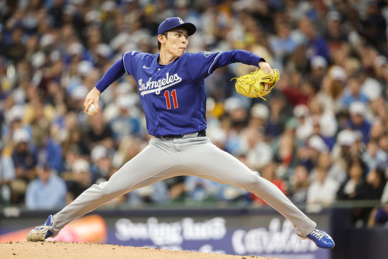 Los Angeles Dodgers pitcher Roki Sasaki throws to the Milwaukee Brewers during the first inning of a baseball game Saturday, May 23, 2026, in Milwaukee. (AP Photo／Jeffrey Phelps)