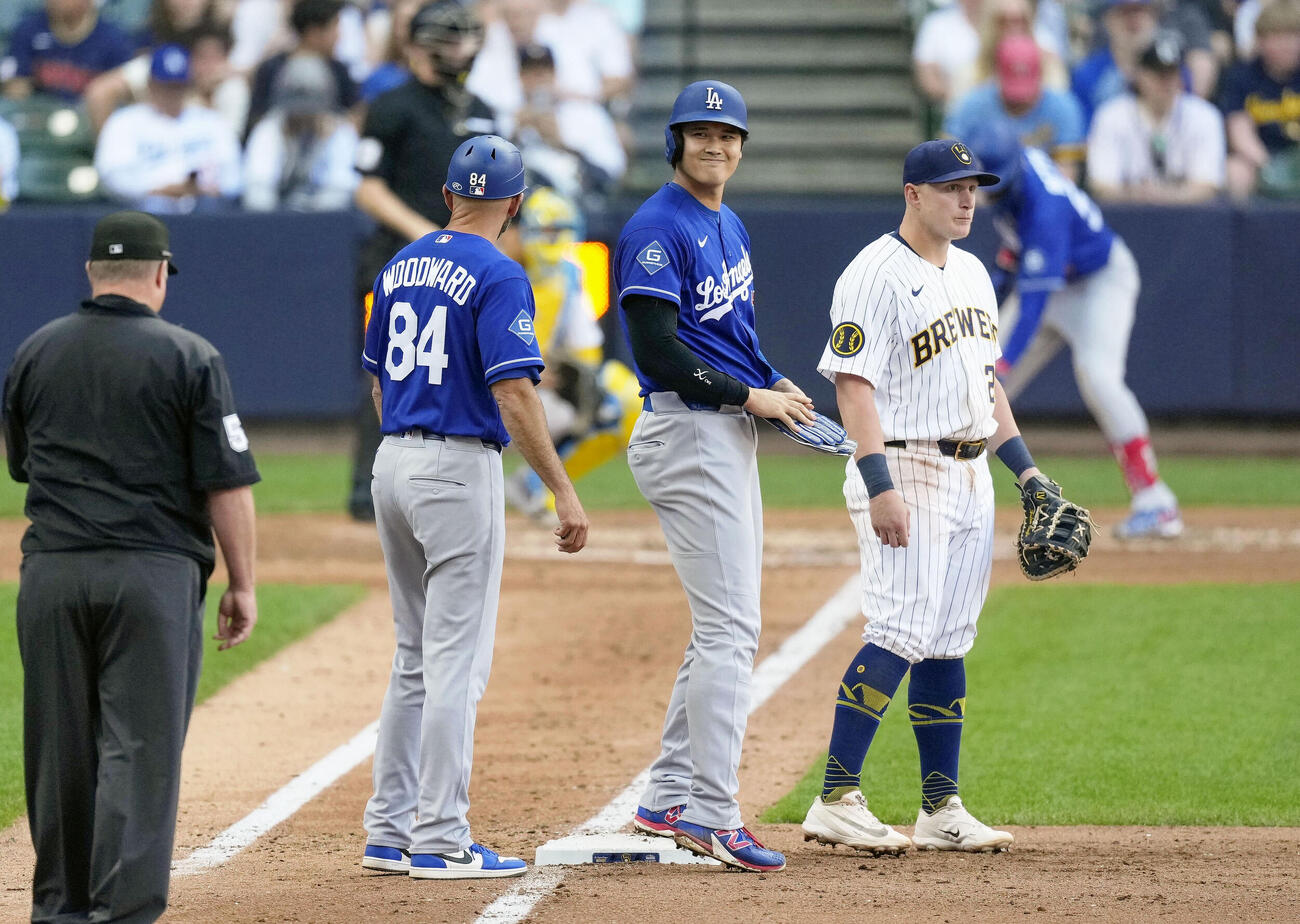ブルワーズ戦の9回、四球を選んだドジャース・大谷＝ミルウォーキー（共同）
