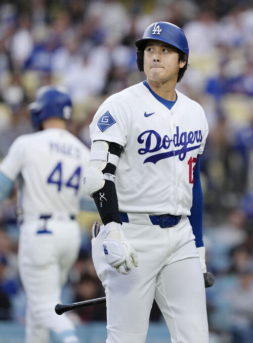 ロッキーズ戦の1回、二直に倒れたドジャース大谷(共同)