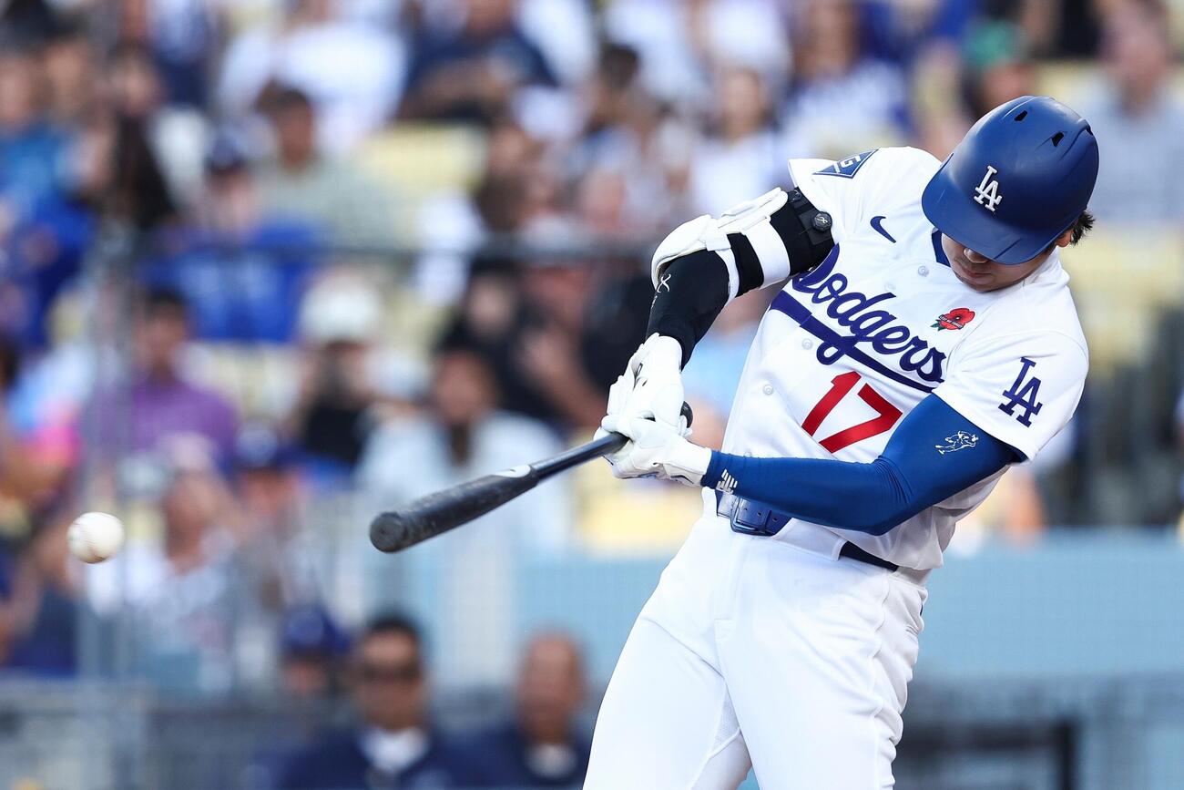 二塁打を放つドジャース大谷翔平（AP）