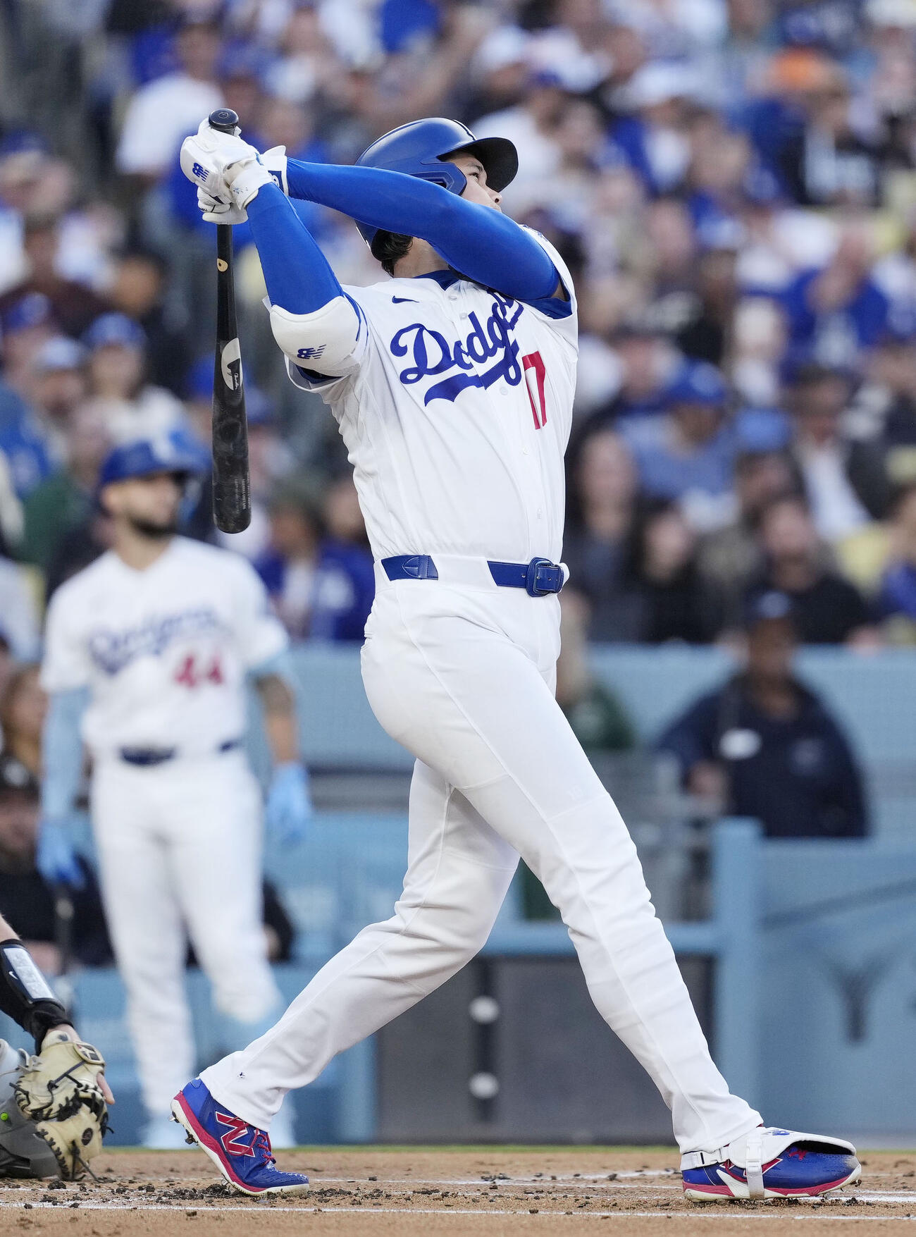 ロッキーズ戦の1回、9号となる先頭打者本塁打を放つドジャース・大谷＝ロサンゼルス（共同）