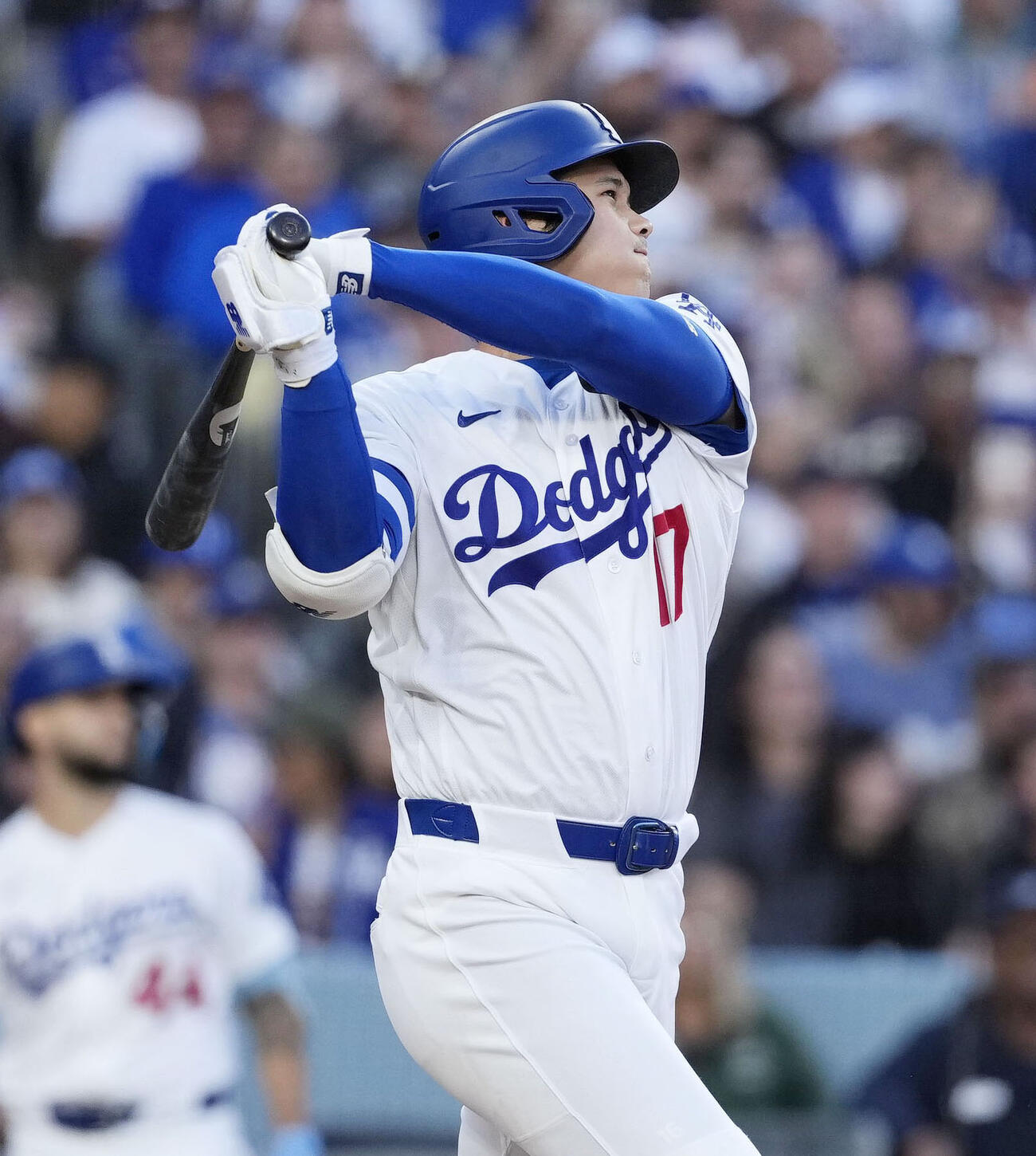 ロッキーズ戦の1回、9号となる先頭打者本塁打を放つドジャース・大谷＝ロサンゼルス（共同）