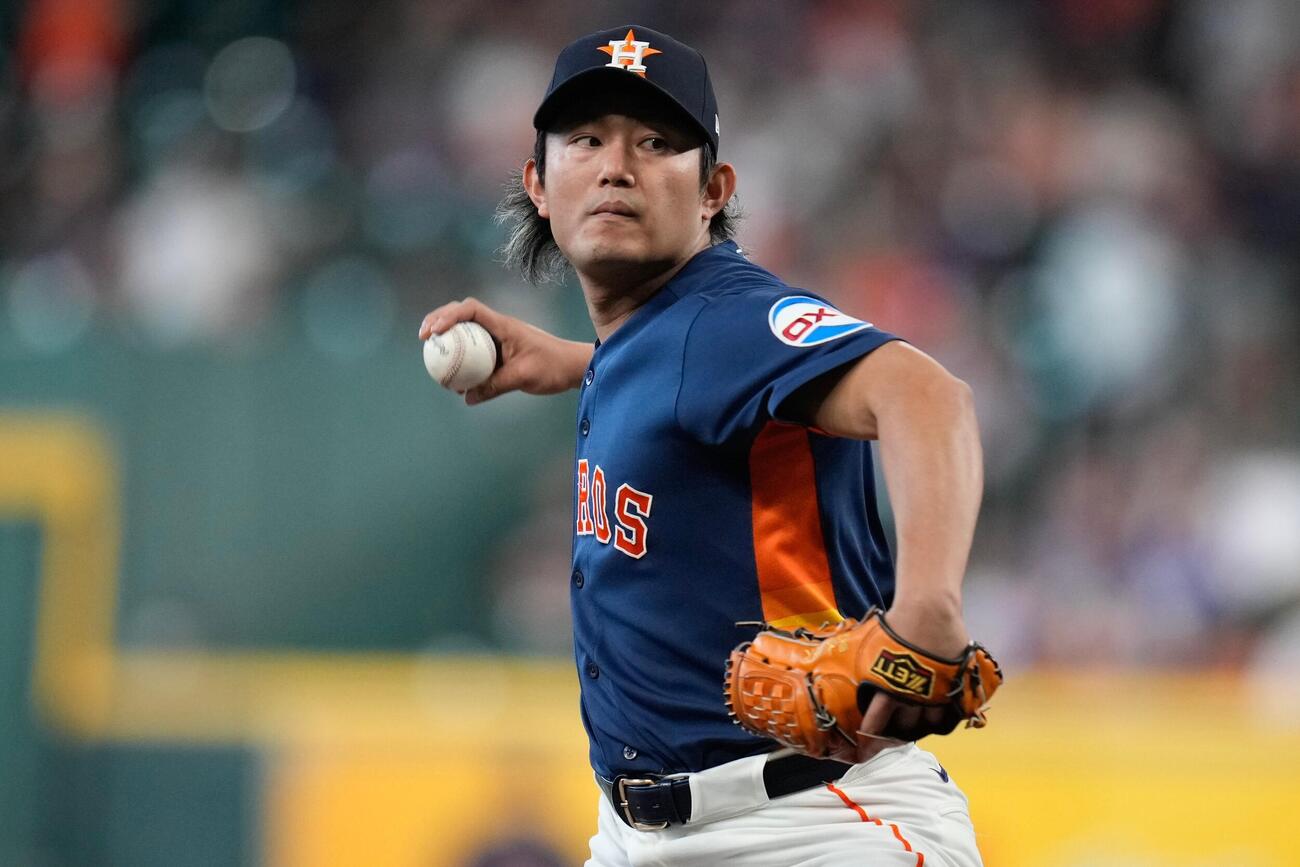 ブルワーズ戦で力投するアストロズ今井達也（AP）