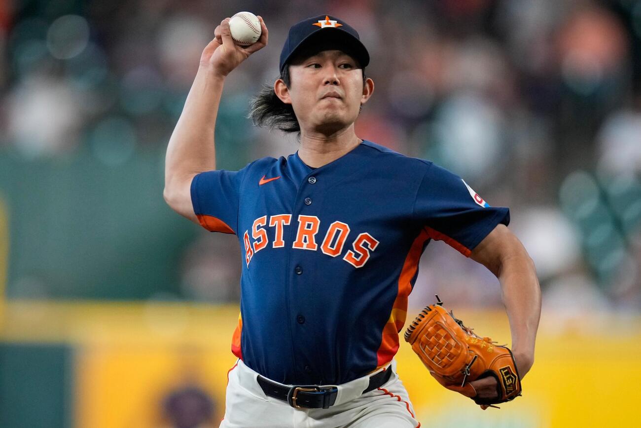 ブルワーズ戦で力投するアストロズ今井達也（AP）