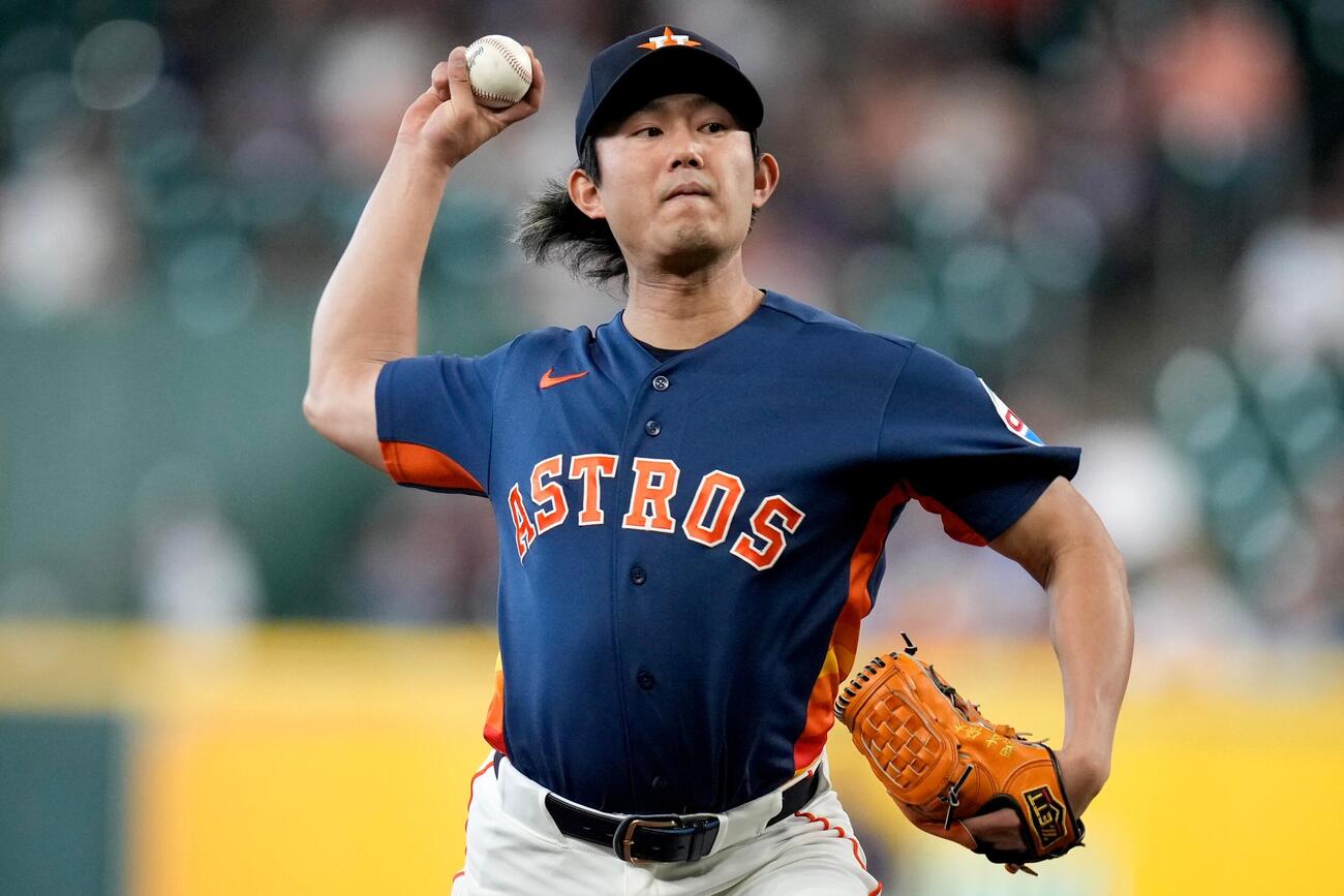 ブルワーズ戦で力投するアストロズ今井達也（AP）
