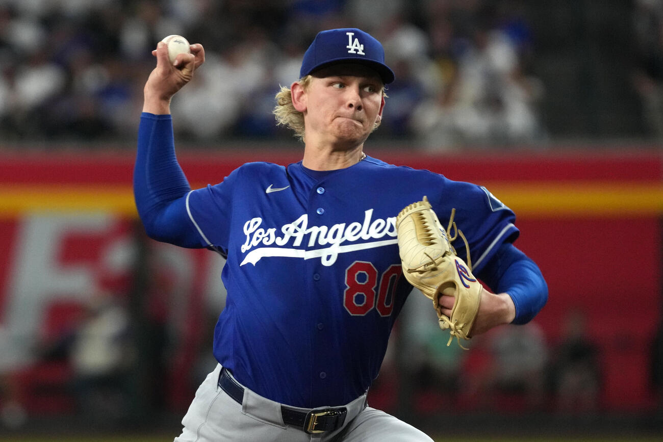 ダイヤモンドバックス戦で力投するドジャース・シーハン (AP)