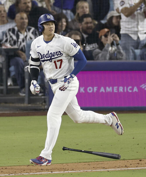 エンゼルス戦の8回、左飛に倒れたドジャース・大谷＝ロサンゼルス（共同）
