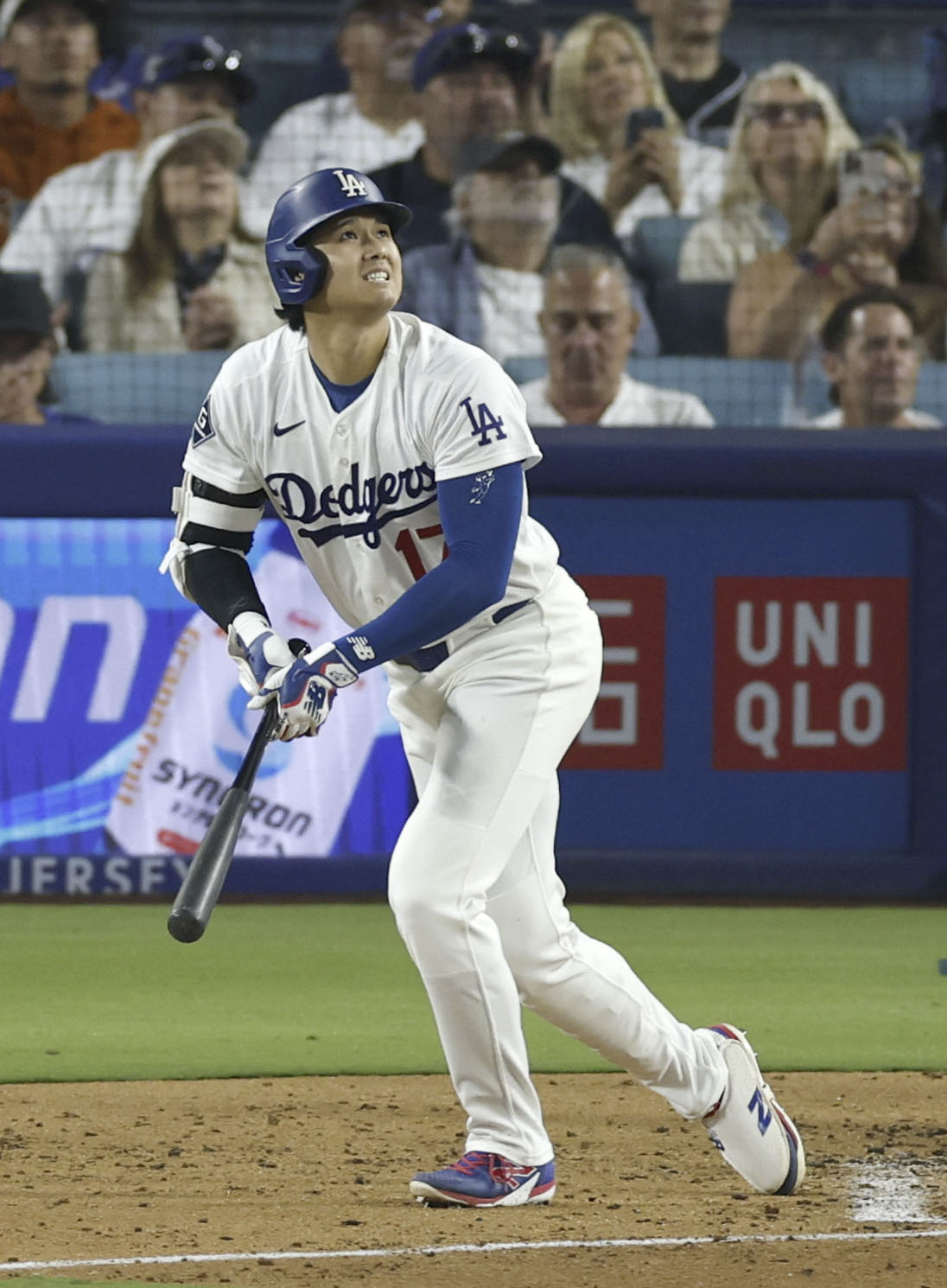 エンゼルス戦の6回、左飛に倒れるドジャース・大谷＝ロサンゼルス（共同）