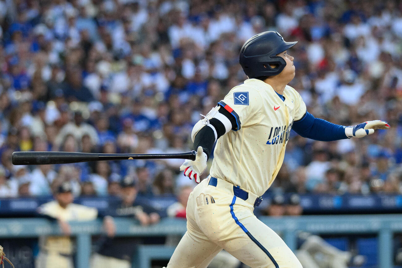 1回、内野安打を放ったドジャース大谷（AP）
