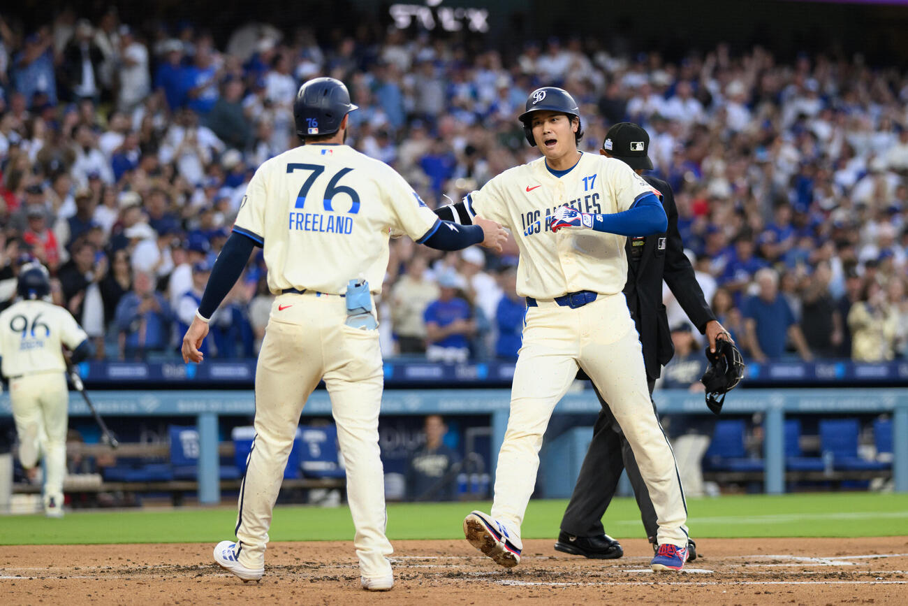 1回、11号2ランを放ったドジャース大谷（AP）