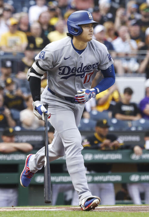 パイレーツ戦の1回、二ゴロに倒れたドジャース大谷(共同)