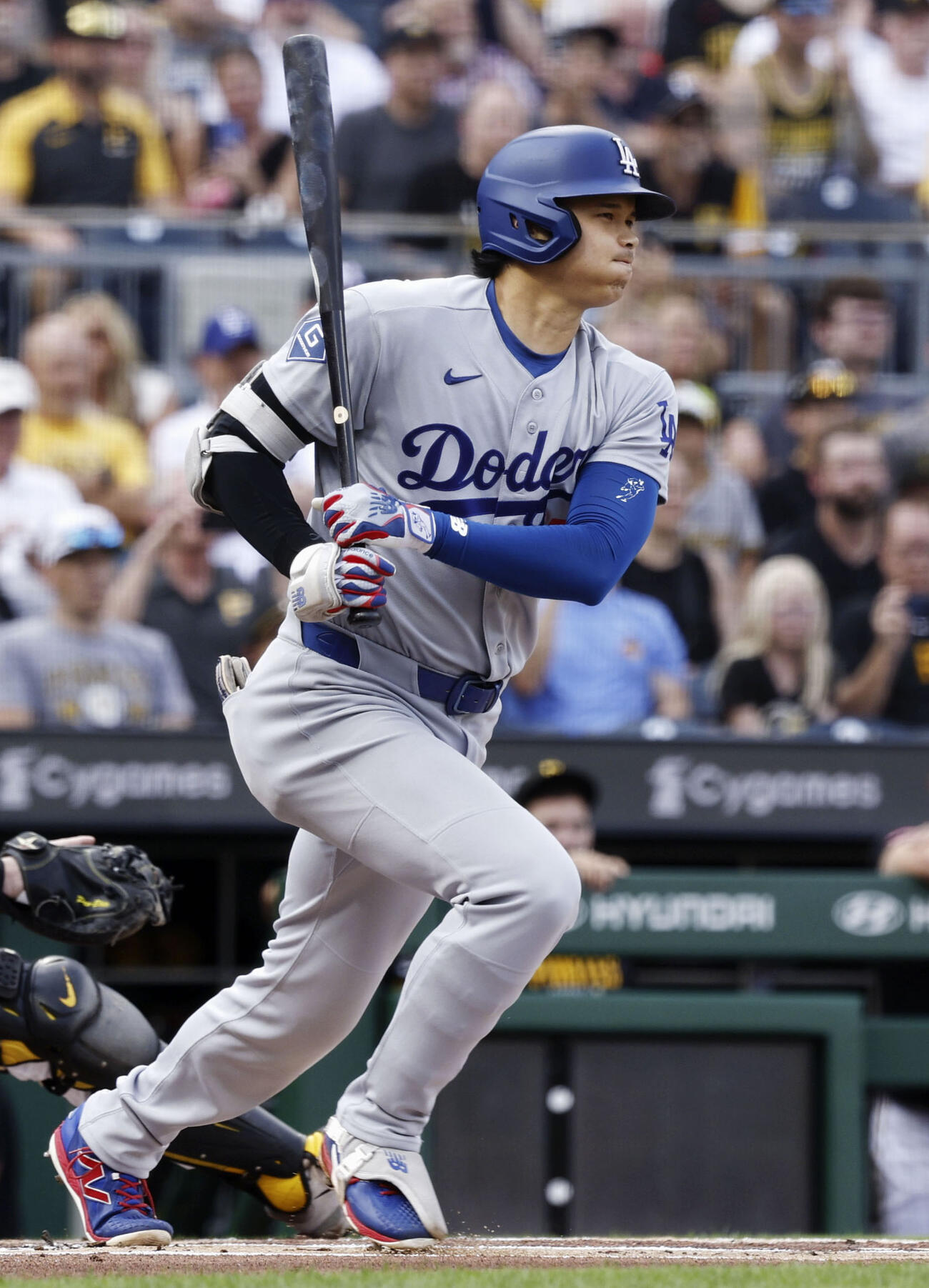 パイレーツ戦の1回、二ゴロに倒れたドジャース大谷（共同）