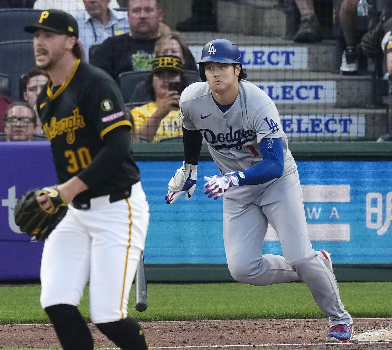 パイレーツ戦の5回、二ゴロに倒れたドジャース大谷。投手スキーンズ（共同）