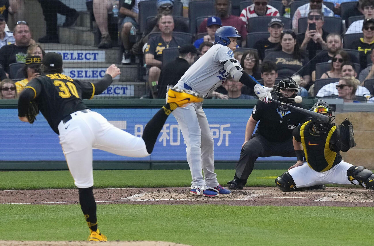 パイレーツ戦の5回、二ゴロに倒れたドジャース大谷。投手スキーンズ（共同）