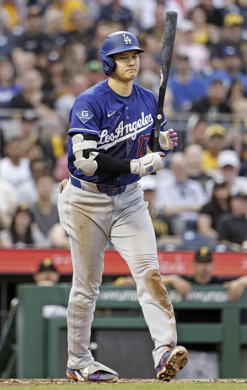 パイレーツ戦の5回、四球を選んだドジャース・大谷=ピッツバーグ(共同)
