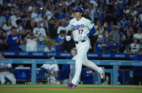6回、15号ソロを放ったドジャース大谷(ロイター)
