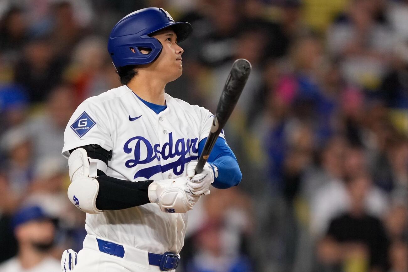 6回、15号ソロを放つドジャース大谷(AP)