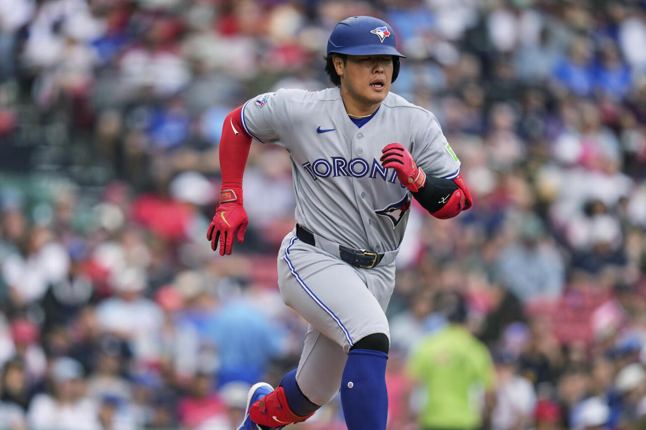 レッドソックス戦に出場したブルージェイズ岡本和真（AP）