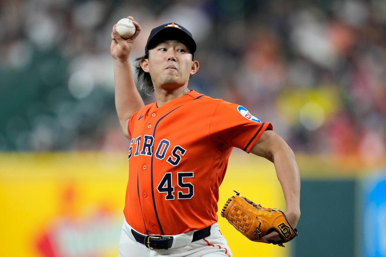ガーディアンズ戦で力投するアストロズ今井達也 (AP)