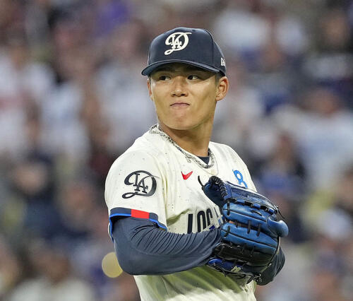 4回、オリオールズに追加点を許したドジャース山本(共同)