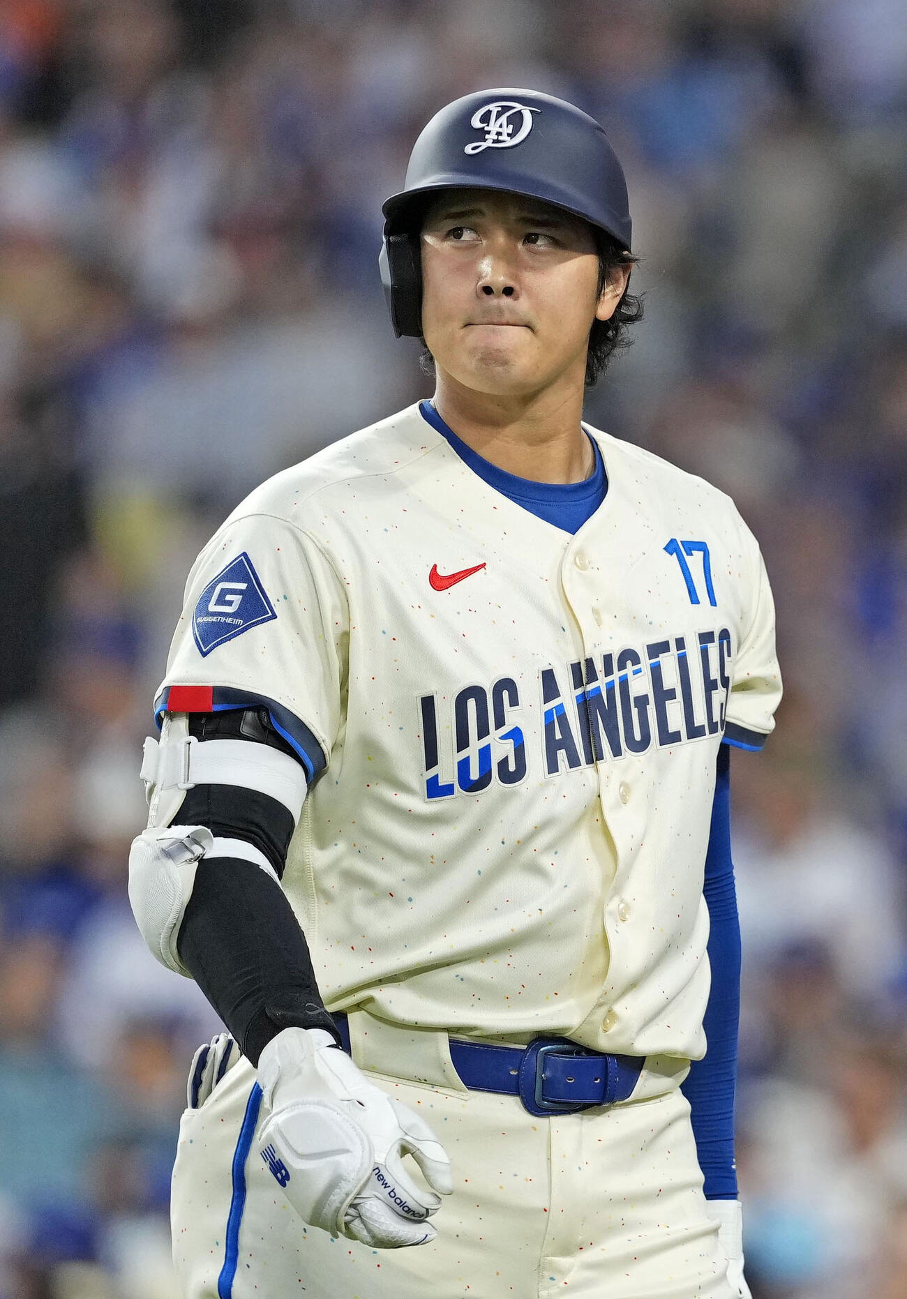 オリオールズ戦の4回、空振り三振に倒れたドジャース大谷（共同）