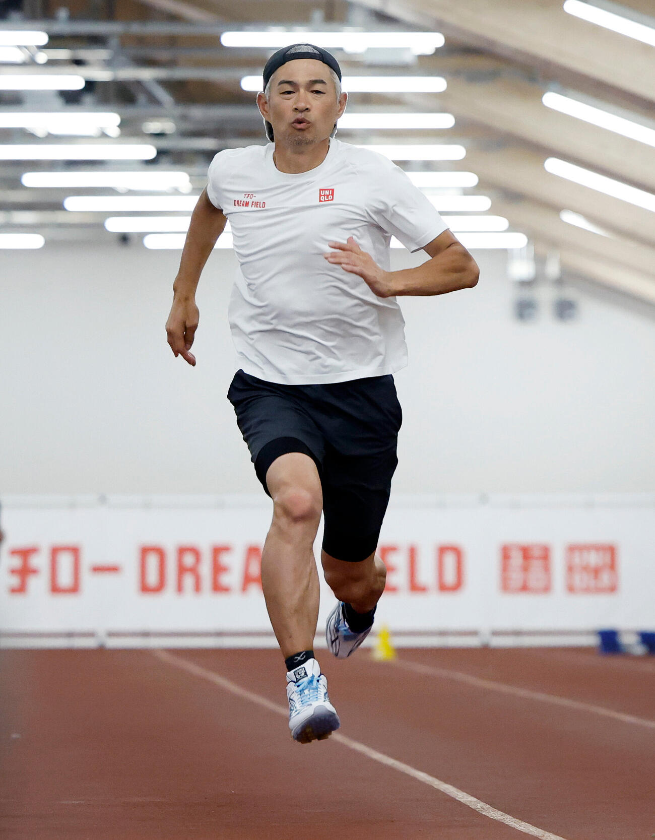 陸上競技に挑戦したイチロー氏（撮影・山本朝陽）