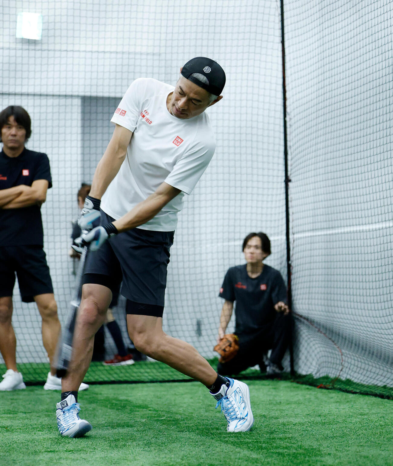 素振りを披露するイチロー氏（撮影・山本朝陽）
