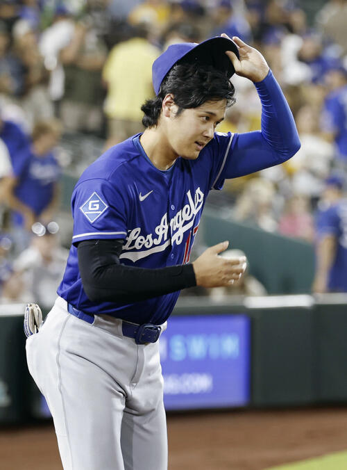 アスレチックスに敗れ、引き揚げるドジャース・大谷＝サクラメント（共同）