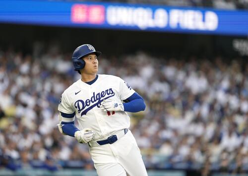 パドレス戦の1回、二ゴロに倒れたドジャース・大谷=ロサンゼルス(共同)