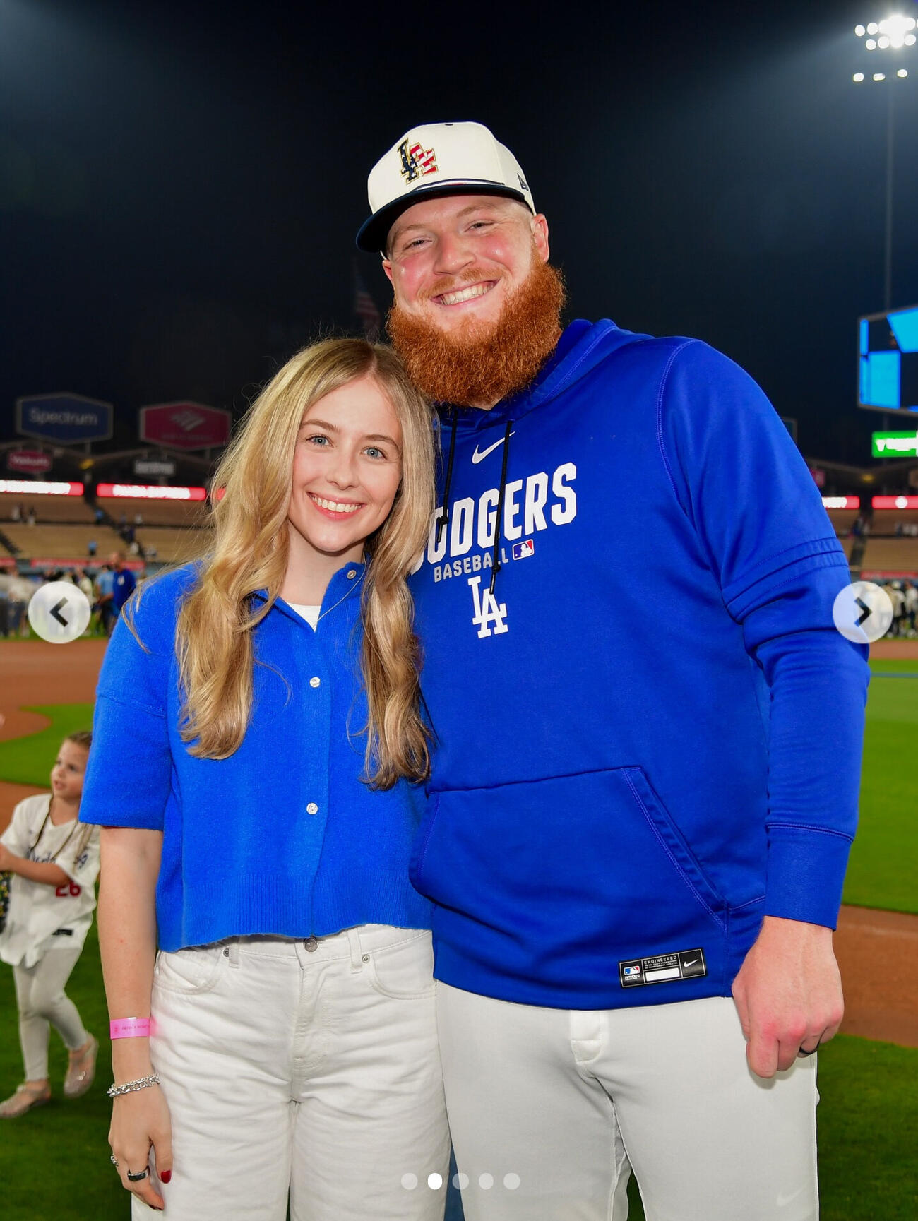 ドジャース夫人会の公式インスタグラムから