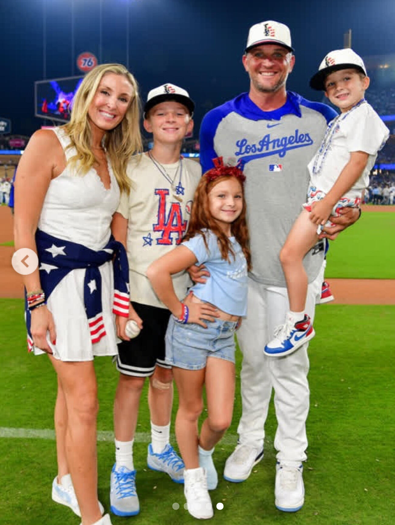 ドジャース夫人会の公式インスタグラムから