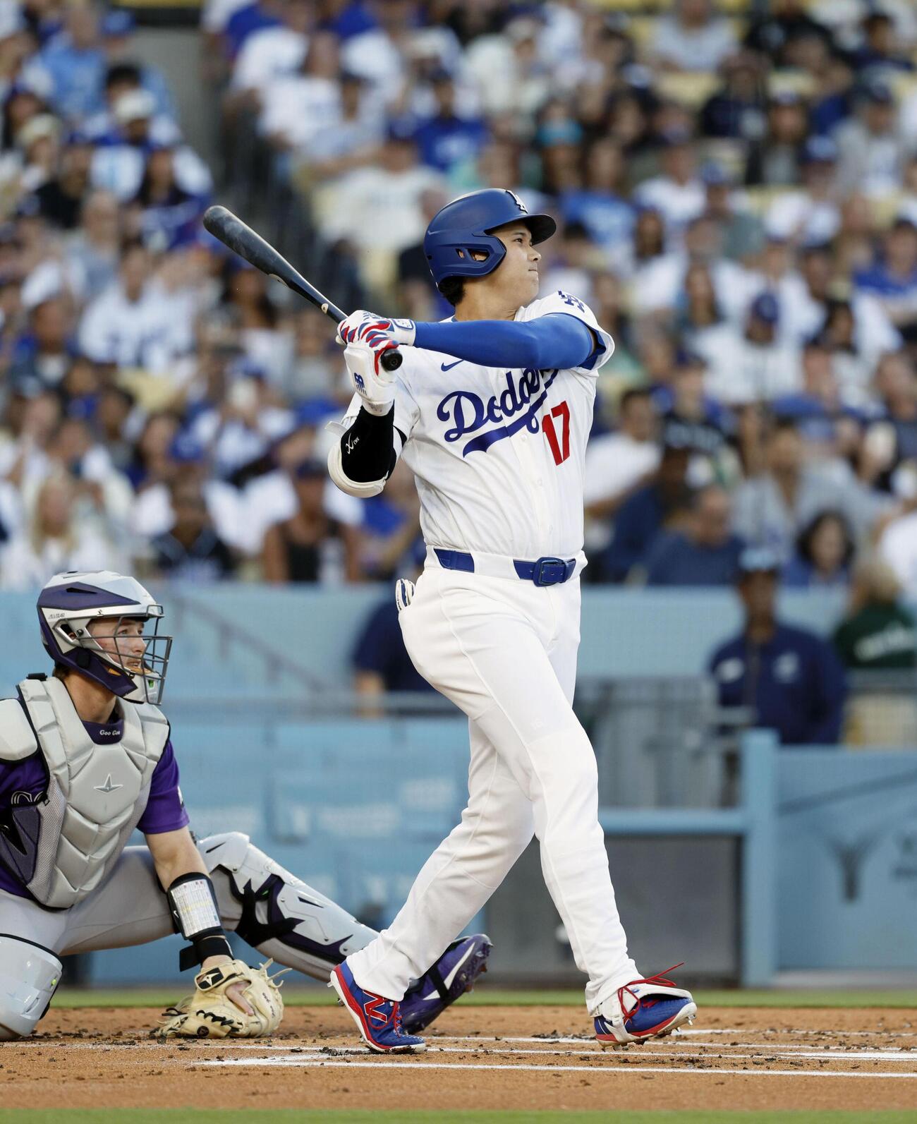 ロッキーズ戦の1回、中飛に倒れたドジャース大谷翔平（共同）
