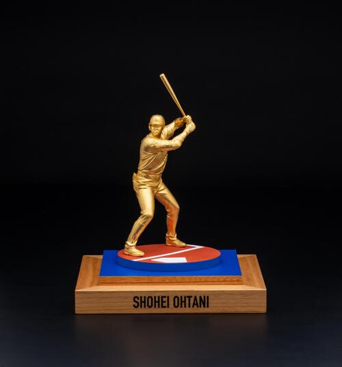 黄金に輝く大谷翔平像が名古屋で特別展示 参考価格は2体で1・1億円 約