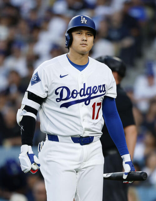 ロッキーズ戦の2回、空振り三振に倒れたドジャース・大谷=ロサンゼルス(共同)