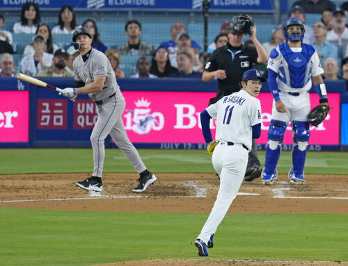 ロッキーズ戦の3回、モニアクに犠飛を許したドジャース・佐々木=ロサンゼルス(共同)