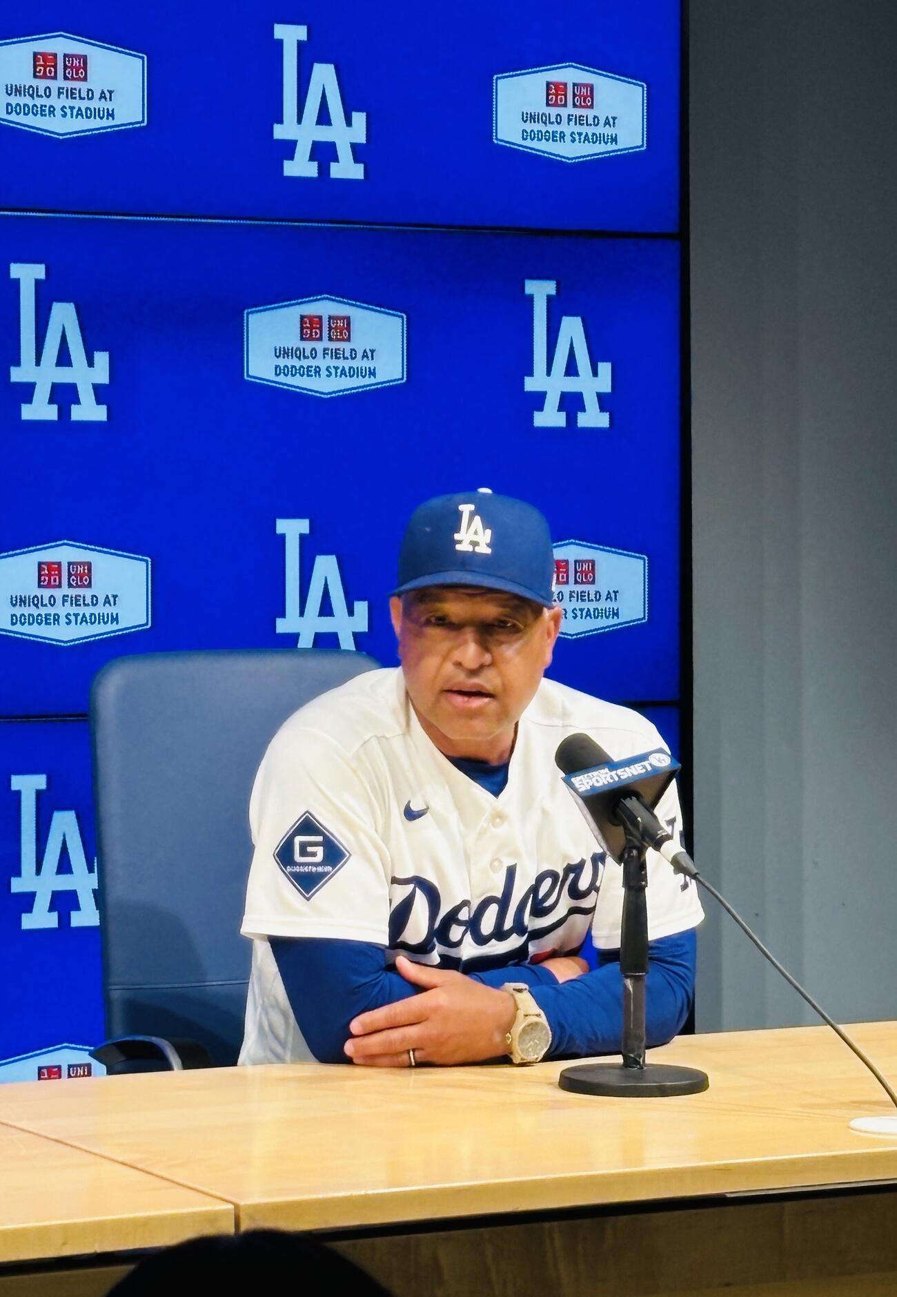 ロッキーズ戦後に会見するロバーツ監督（2026年7月8日撮影）