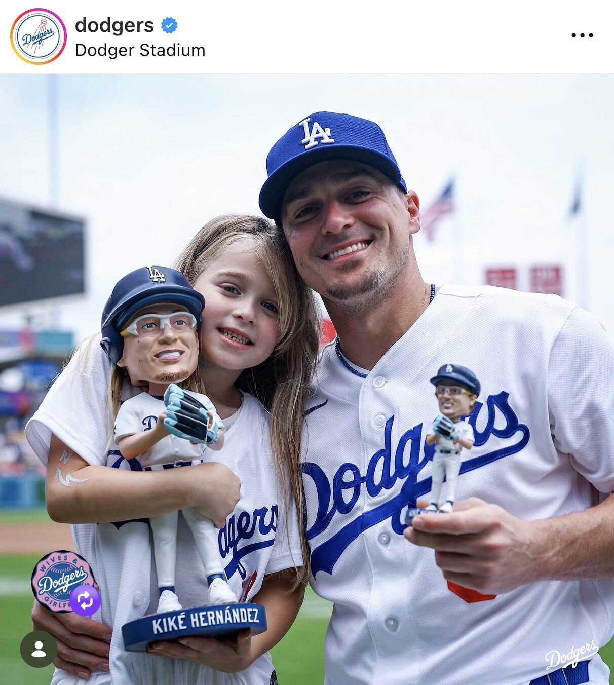 試合でボブルヘッドが配られたドジャースのキケ・ヘルナンデス（右）と娘のペネロペちゃん