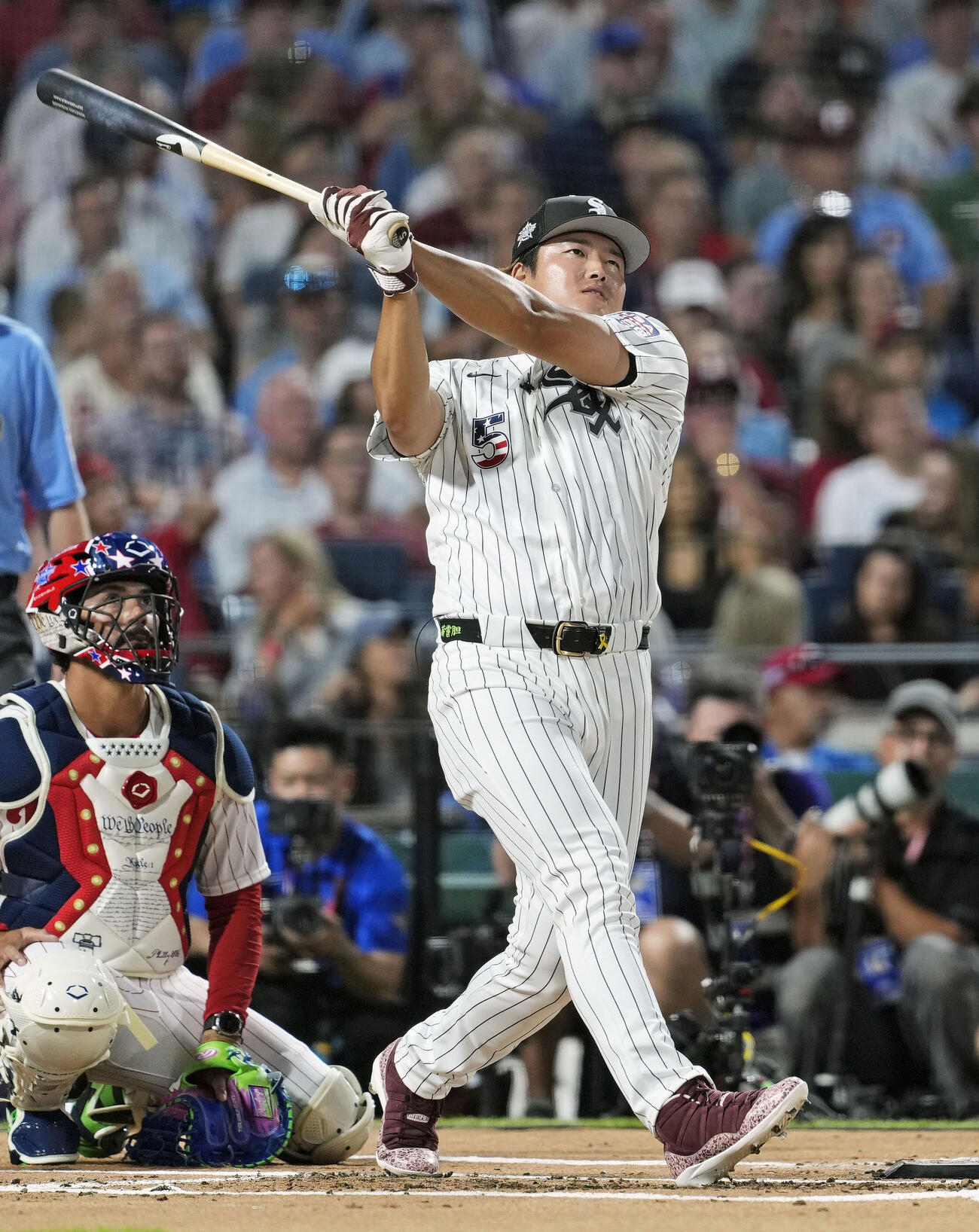米大リーグ、オールスター戦前日恒例の本塁打競争に出場したホワイトソックスの村上宗隆＝13日、フィラデルフィア（共同）