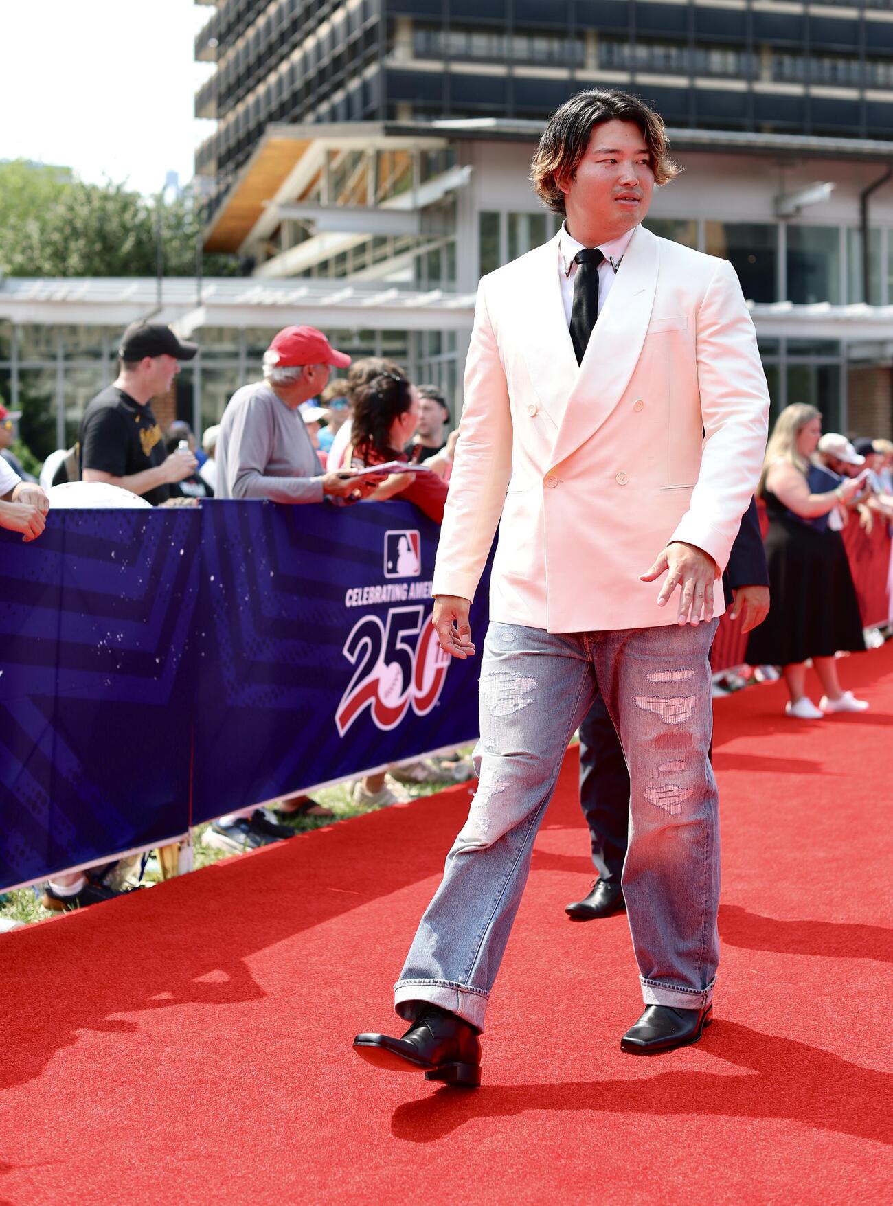 MLBオールスターゲーム2026のレッドカーペットを歩くホワイトソックス・村上宗隆（撮影・河田真司）
