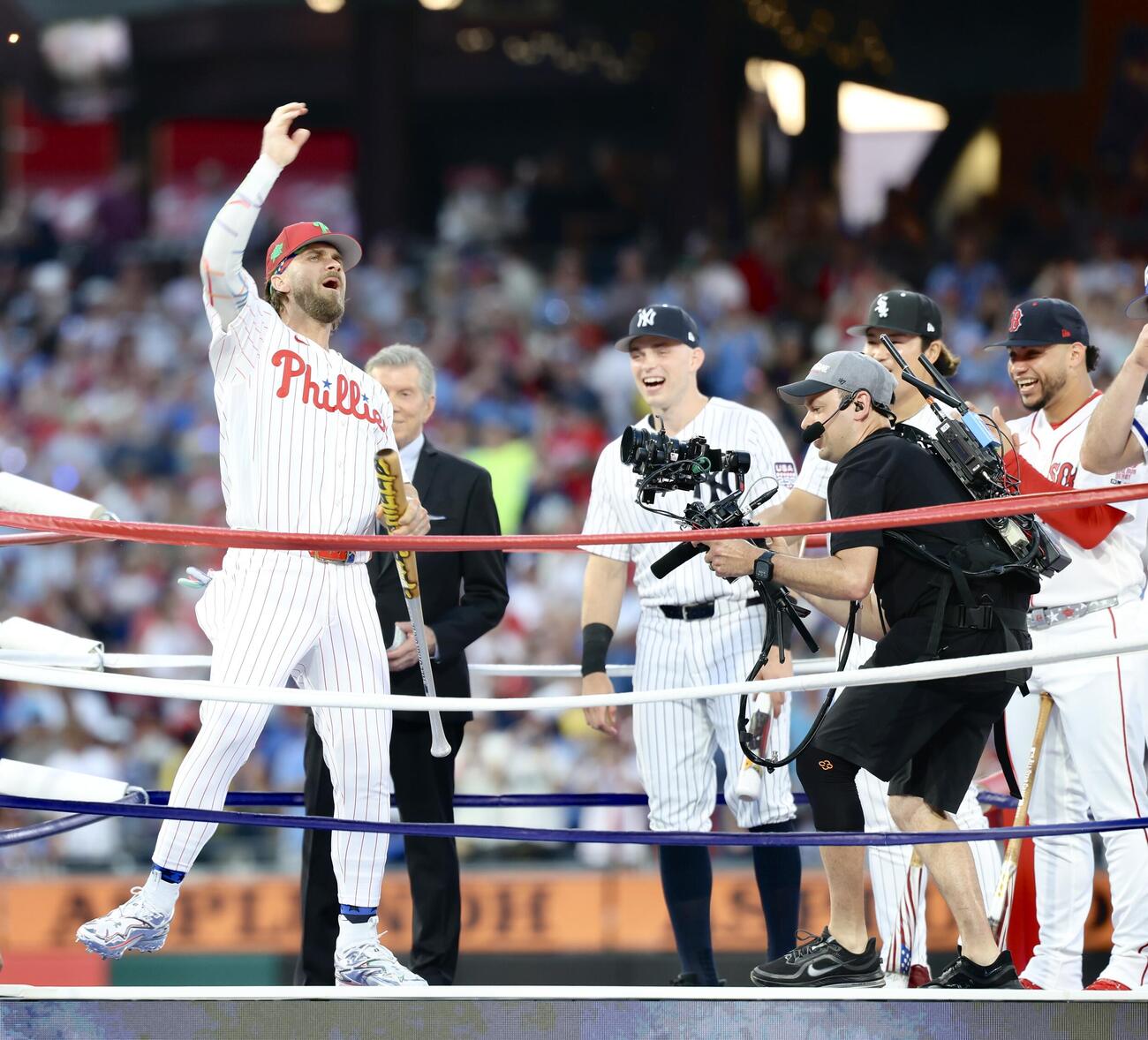 MLBホームランダービーで入場するフィリーズのブライス・ハーパー（撮影・河田真司）