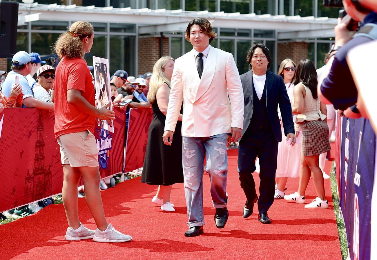 MLBオールスターゲーム2026のレッドカーペットを歩くホワイトソックス・村上宗隆（撮影・河田真司）